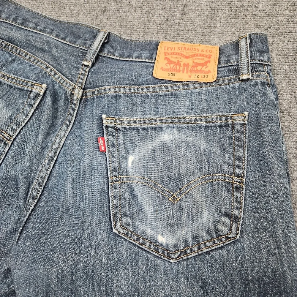 Levis 505 Regular Fit Jeans Mens 32x32 Blue Denim Straight Leg Casual Workwear